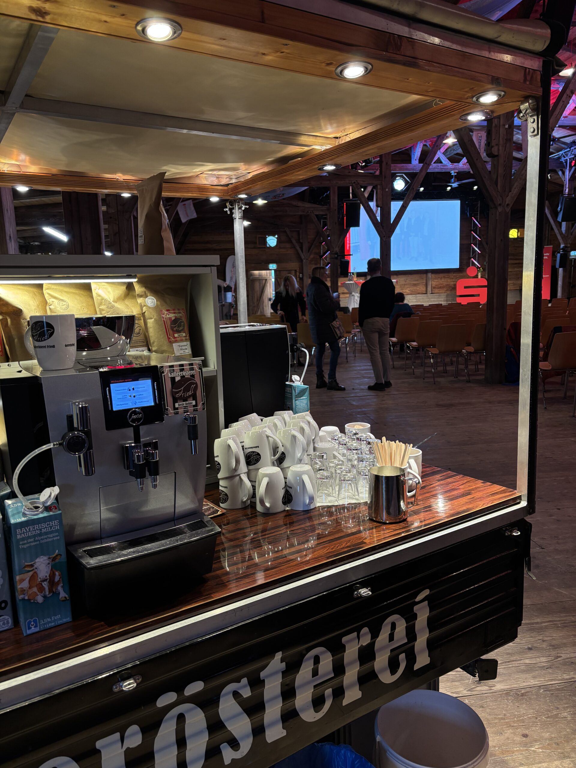 Kaffeemaschine auf Kaffeemobil bei einem Firmenevent